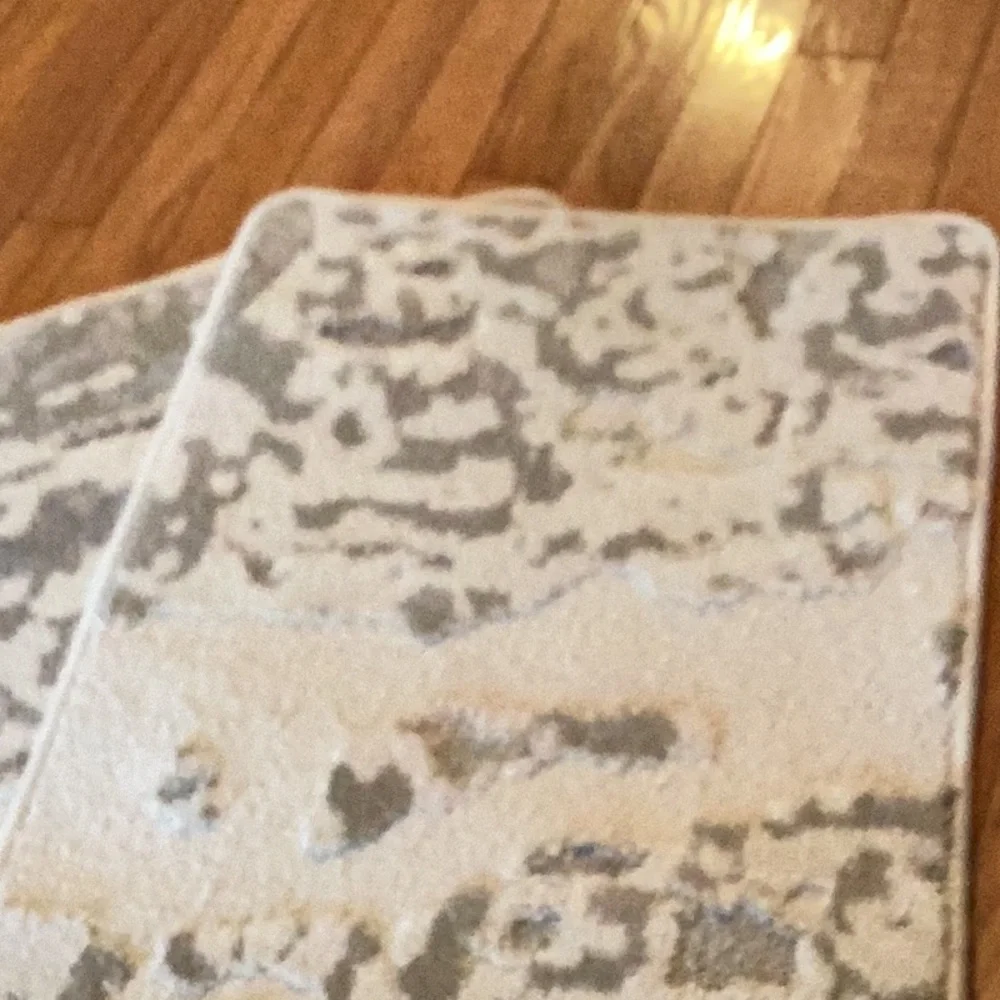Luxurious Cream and Gray Bath Mats